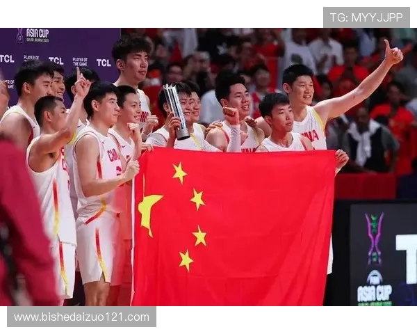 中国男篮力克澳大利亚成功晋级世界杯四强 展现团队协作与顽强拼搏精神